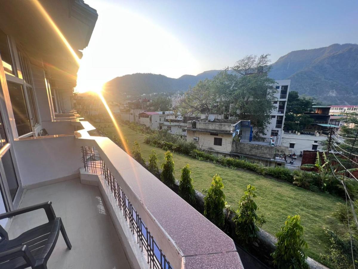 Hotel Manikut Rishikesh Exterior photo