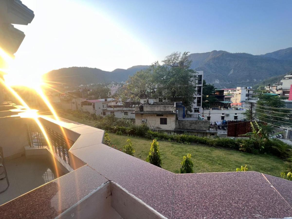 Hotel Manikut Rishikesh Exterior photo