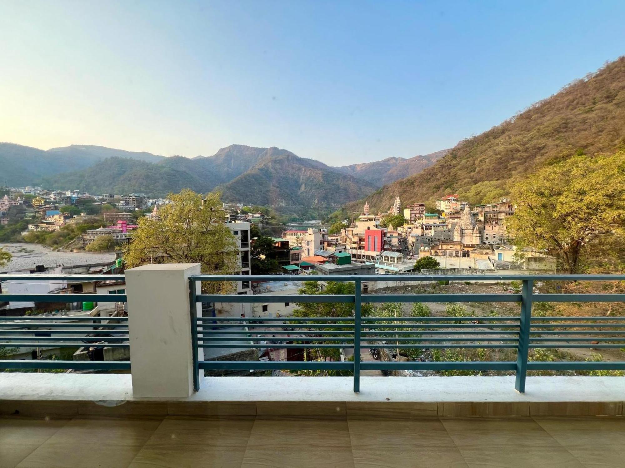 Hotel Manikut Rishikesh Exterior photo